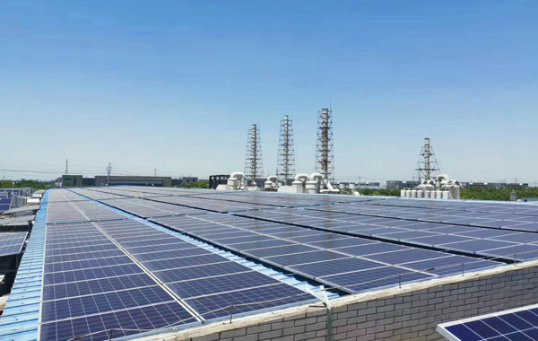 Tanaman tenaga surya 82 kW di Filipina