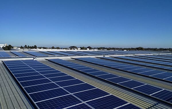 Sistem tenaga surya 300kW di Australia