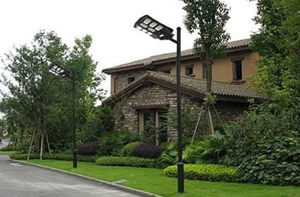 Kelebihan lampu halaman tenaga surya luar ruangan dengan pengendali jarak jauh