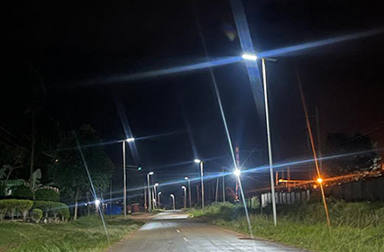 Menerangi cara: Grosir semua dalam satu lampu jalan surya mengubah infrastruktur transportasi