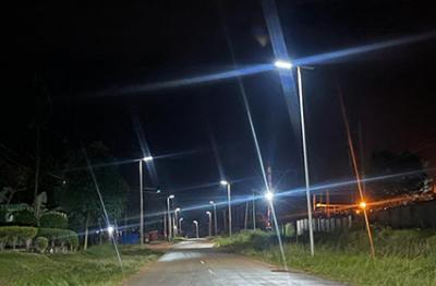 Menerangi cara: Grosir semua dalam satu lampu jalan surya mengubah infrastruktur transportasi