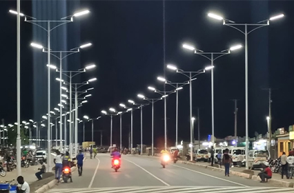 Tepi Air: Perusahaan lampu jalan tenaga surya untuk penerangan Marina dan dermaga