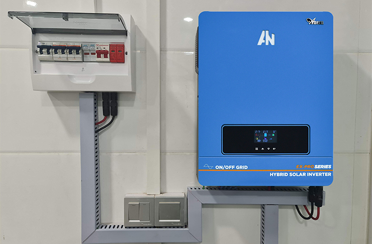 Memberdayakan bisnis: sistem Solar Inverter hibrida untuk aplikasi komersial