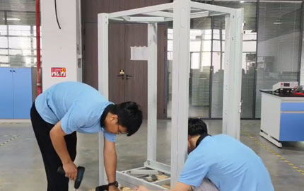 Instalasi Sistem Penyimpanan Energi Komersial Baterai Lithium 60KWH 4
