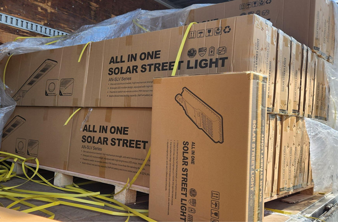 100 Set Lampu Jalan Tenaga Surya SLZ di Filipina