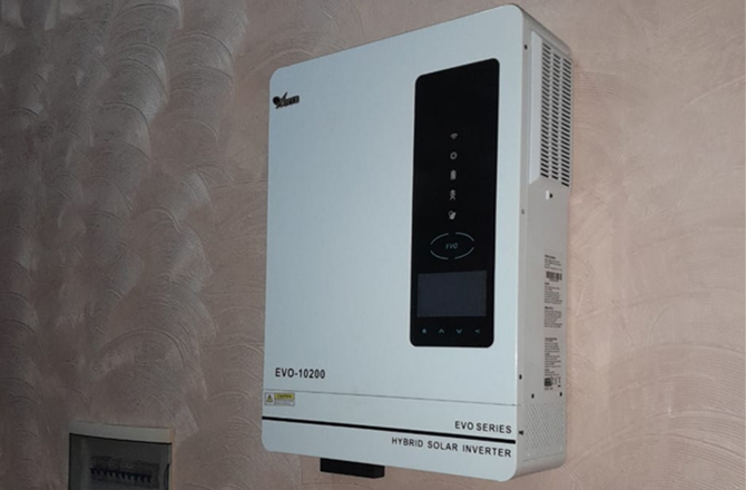 Instalasi Inverter Surya Anern EVO 10.2KW di Mali