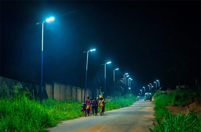 Lampu jalan SLV milik Anern telah menerima pengakuan tinggi di pasar Nigeria